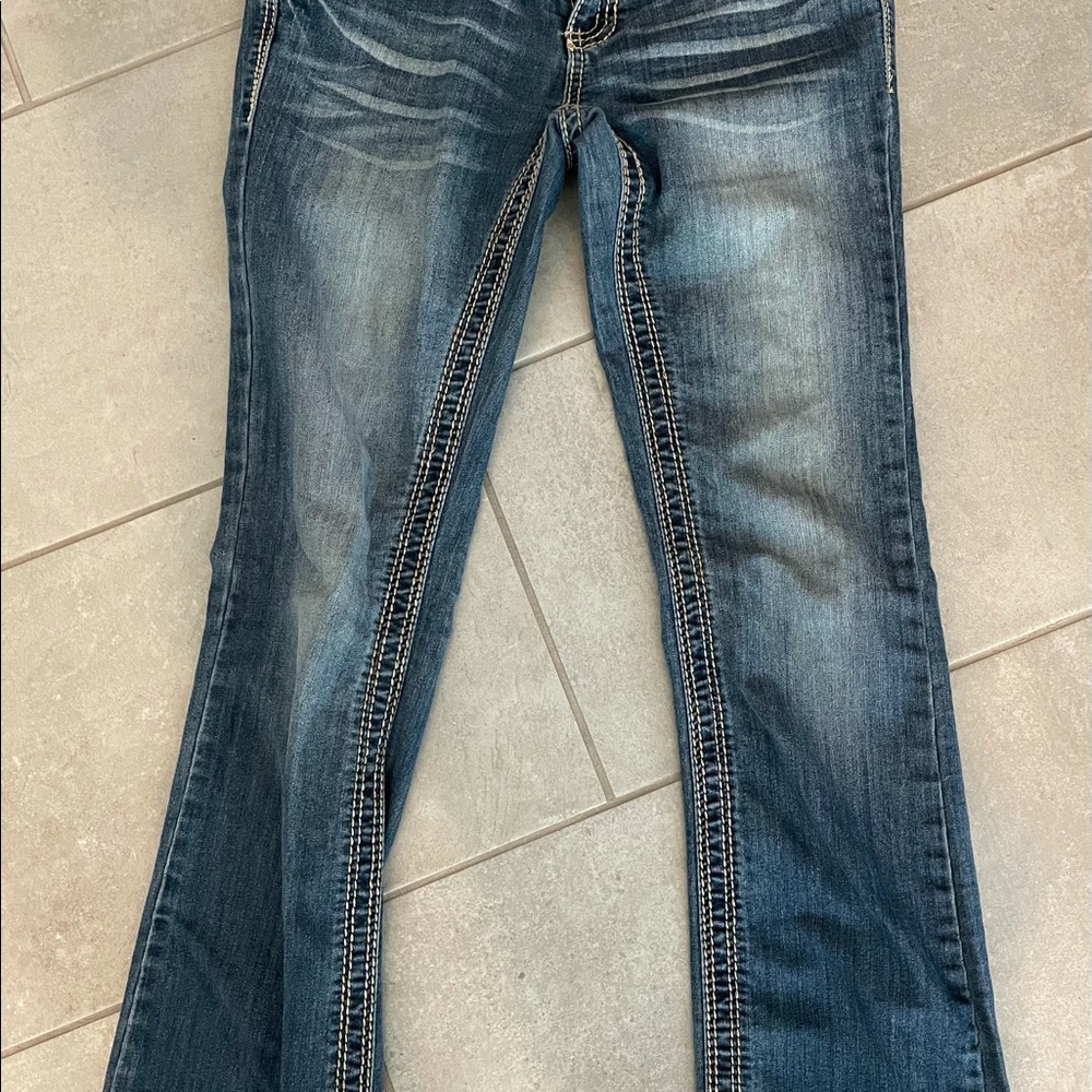 Amethyst jeans, missing button, cute pair of pants